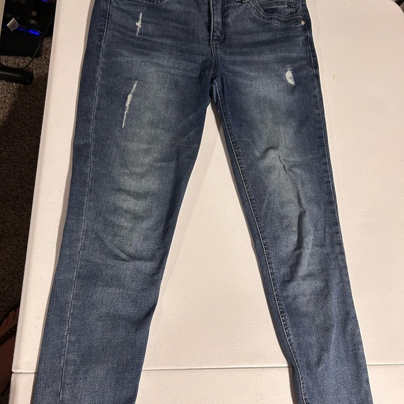 Brand Democracy 
Size 4
Distressed denim
Straight leg - Picture 4 of 4
